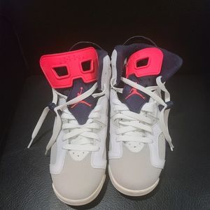 Air Jordan  Retro 6 Size 7Y